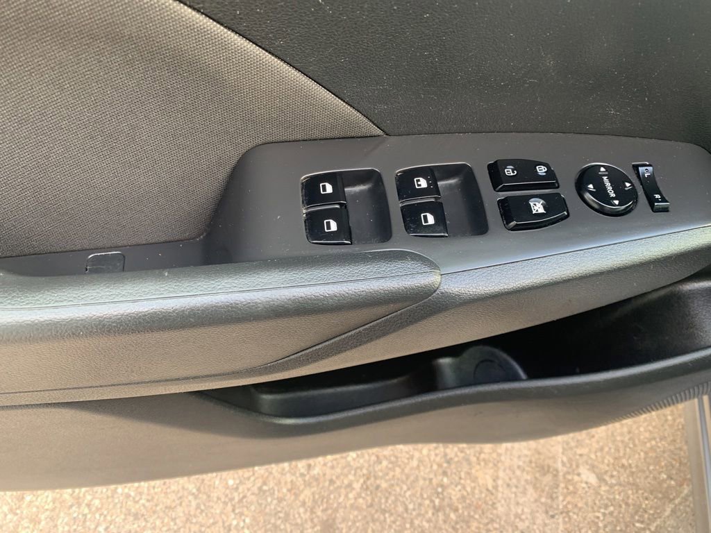 Used 2021 Hyundai Accent SE image 9