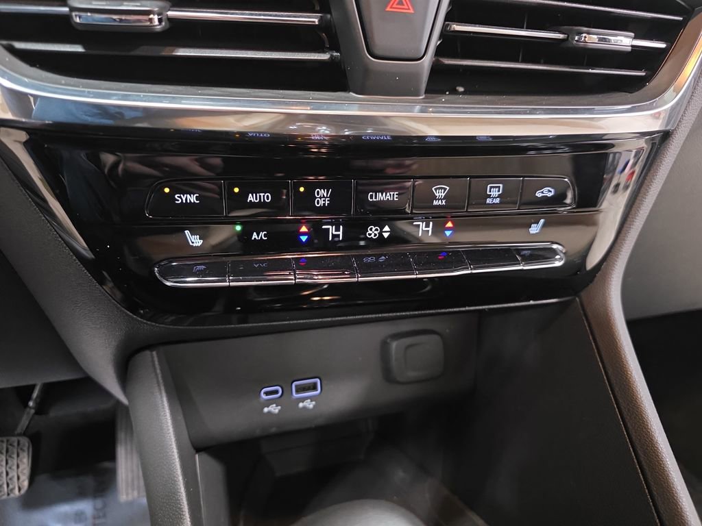 Certified 2024 Buick Encore GX Avenir w/ Avenir Convenience Package image 24