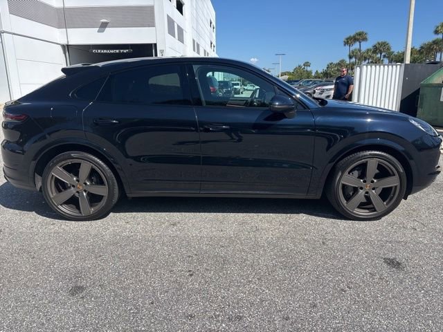 Used 2022 Porsche Cayenne S image 2