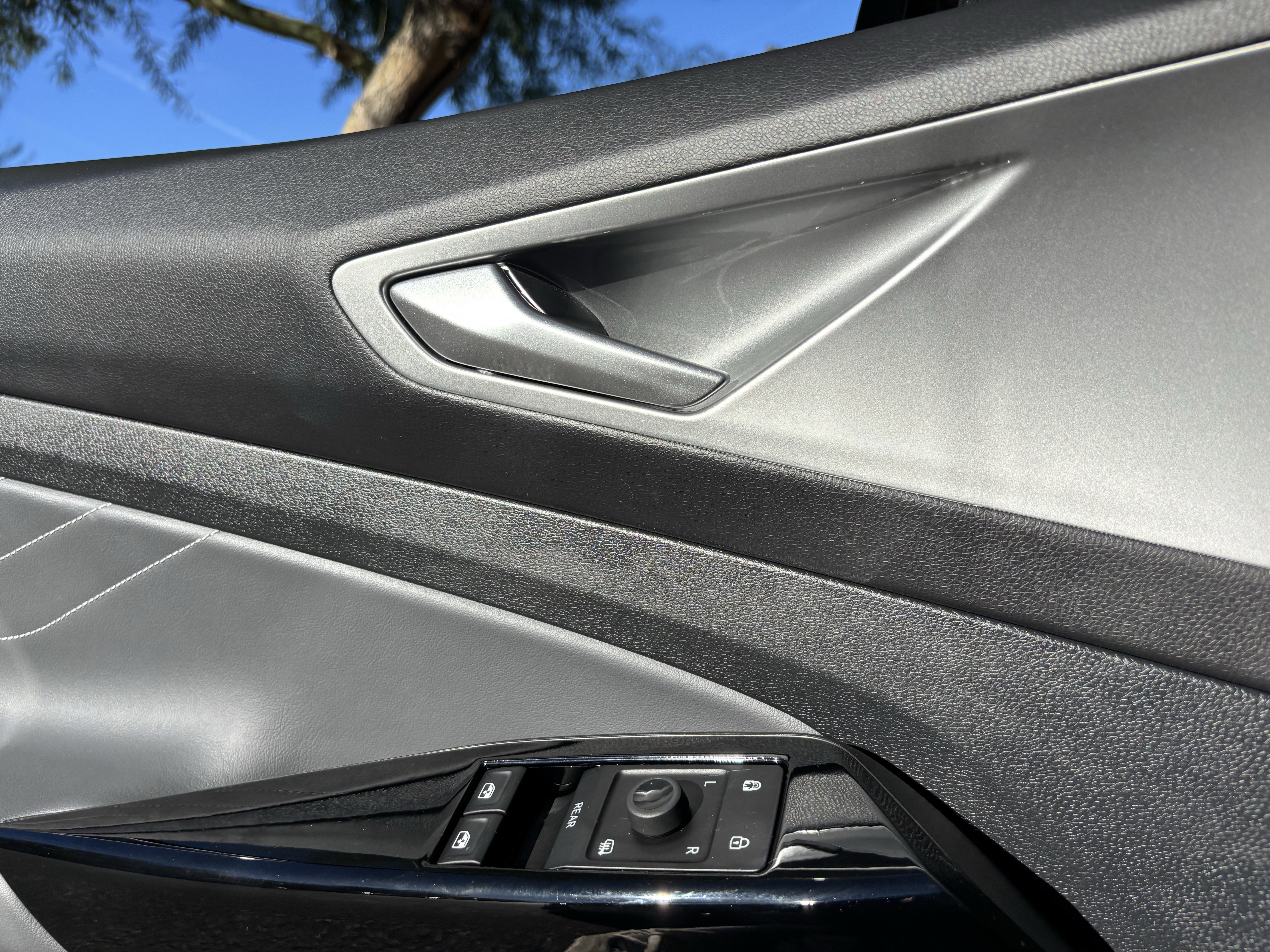 Used 2023 Volkswagen ID.4 Pro S image 24