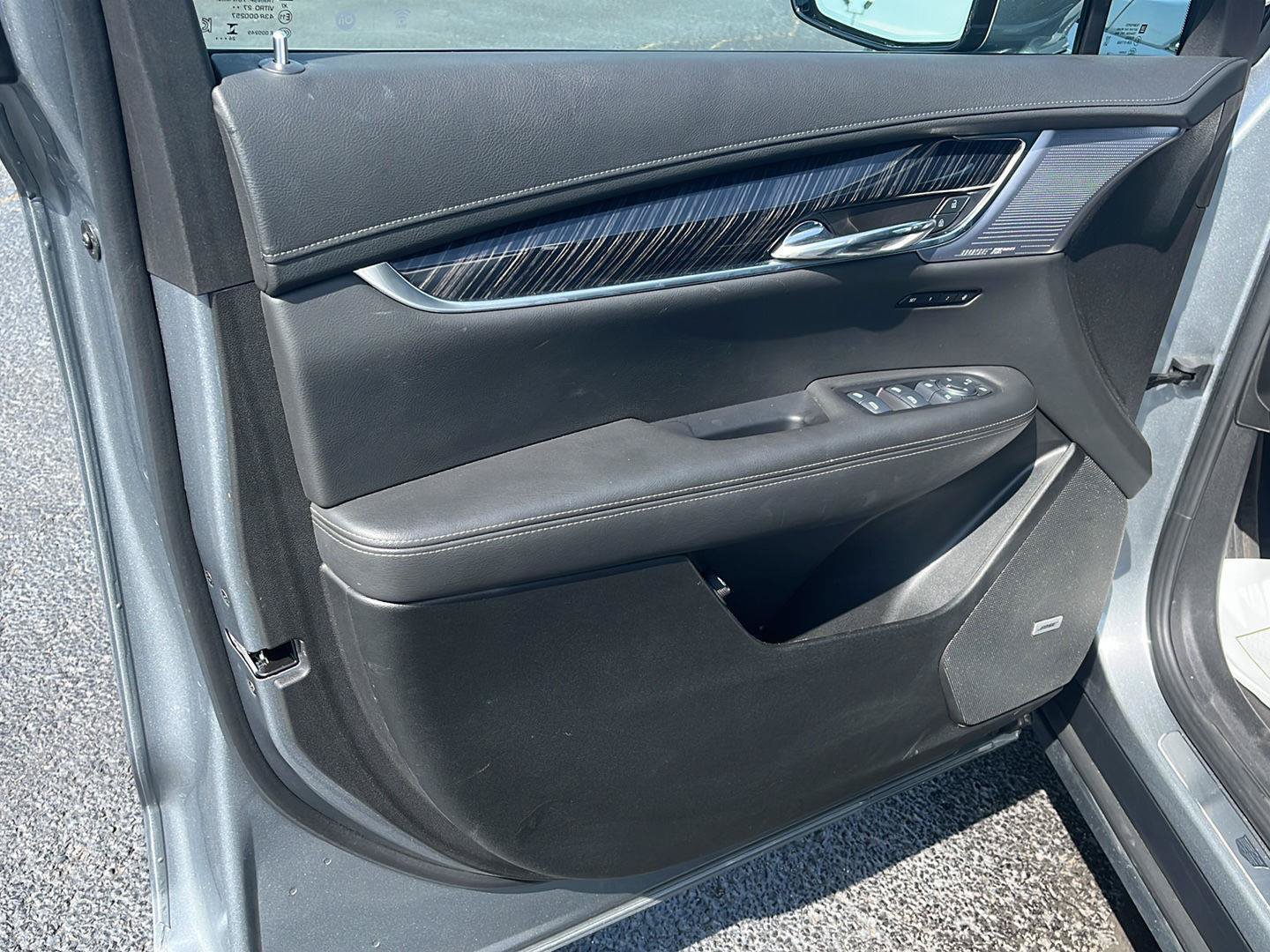 Used 2025 Cadillac XT6 Premium Luxury AWD/4WD image 18