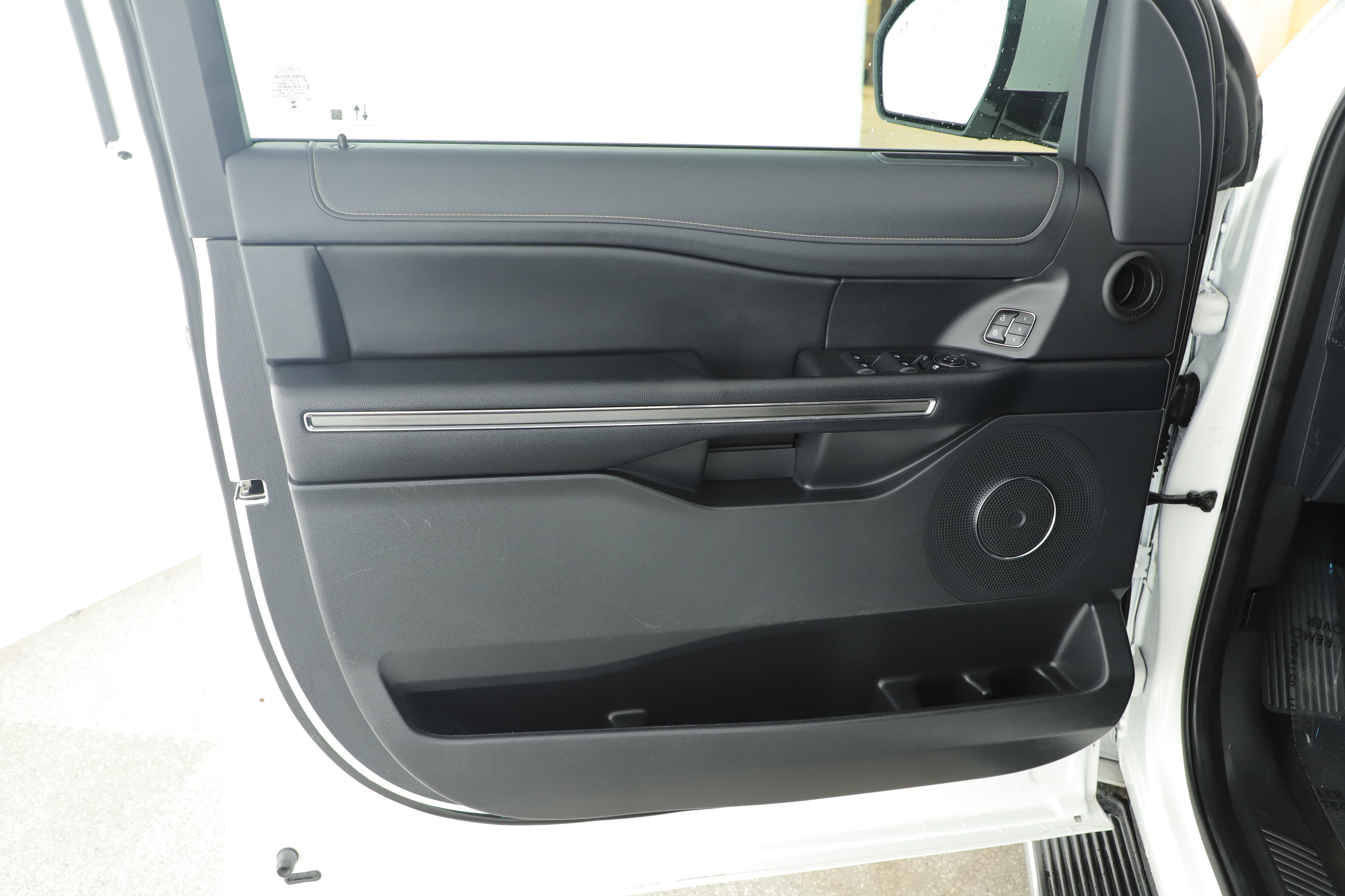 Used 2023 Ford Expedition Max XLT image 20