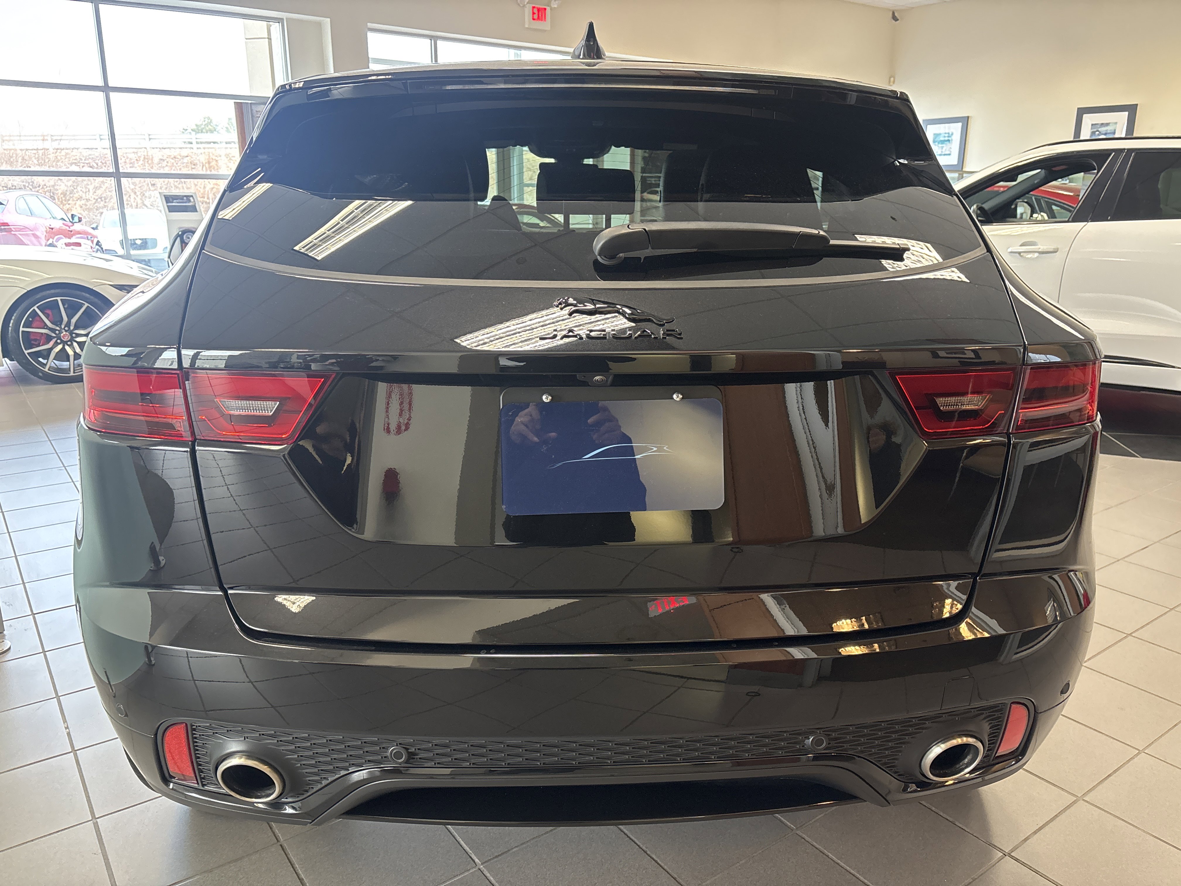 Used 2024 Jaguar E-PACE R-Dynamic SE image 4