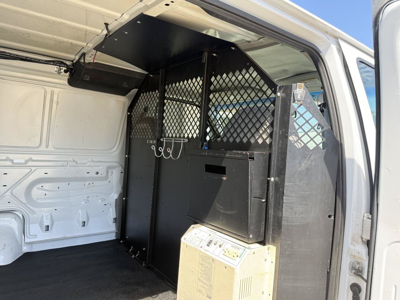 Used 2007 Ford E-250 and Econoline 250 RWD image 13