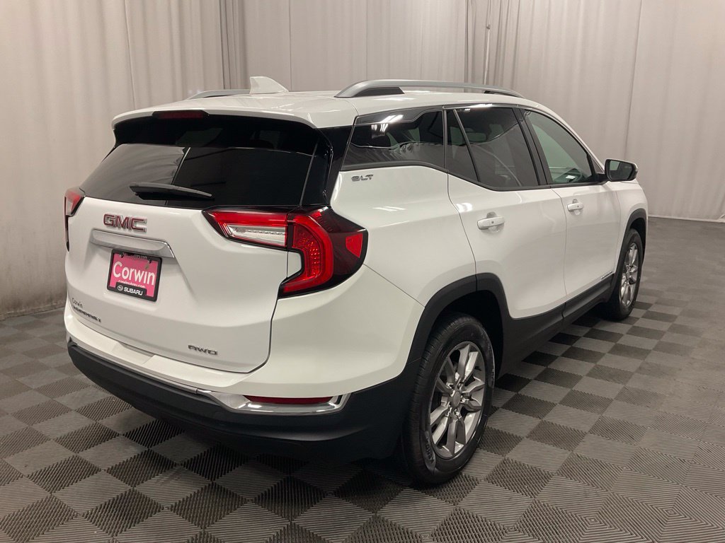 Used 2024 GMC Terrain SLT AWD/4WD image 6
