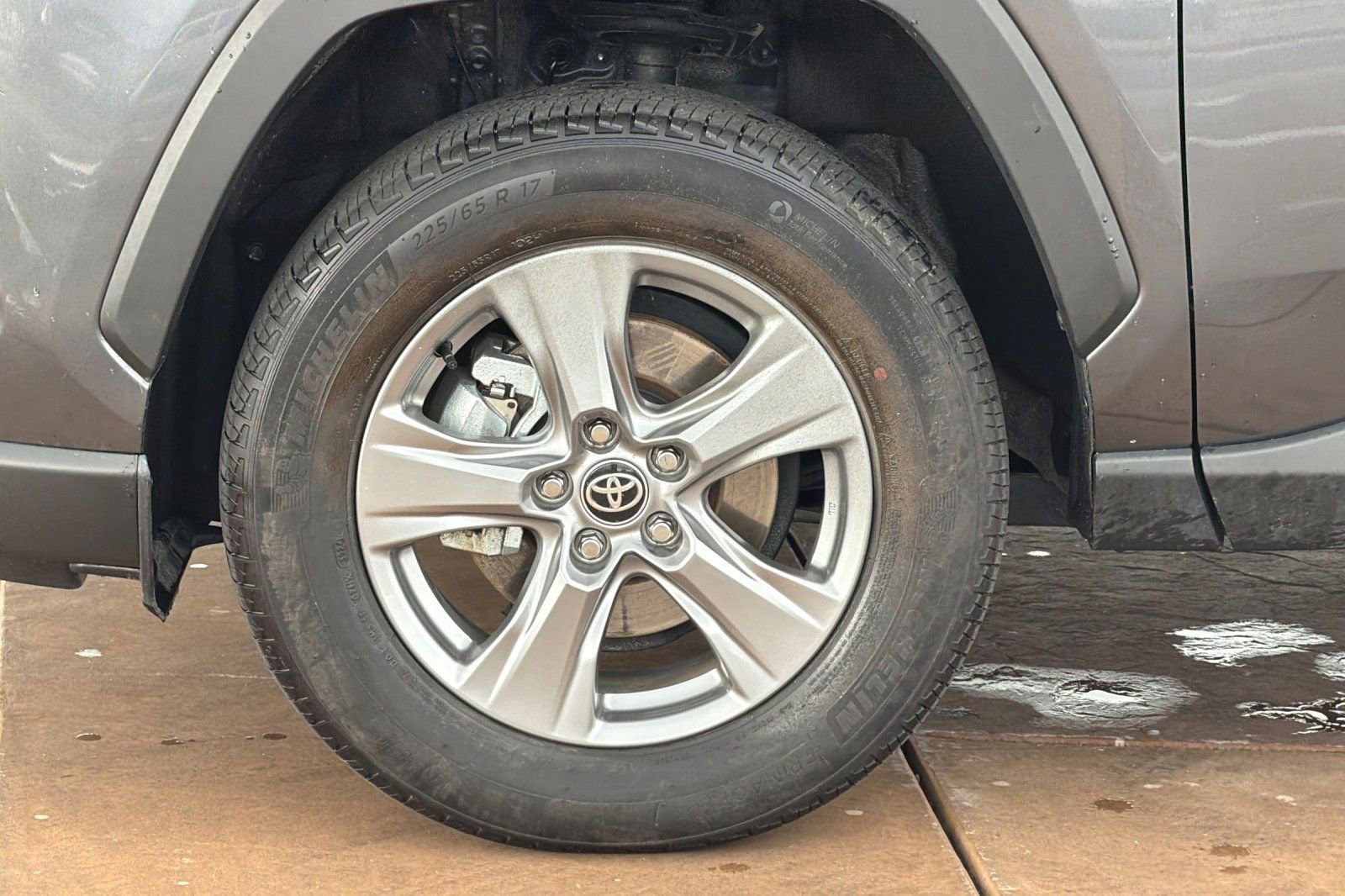 Certified 2025 Toyota RAV4 XLE image 33