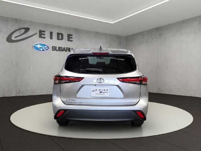 Used 2023 Toyota Highlander L FWD image 11