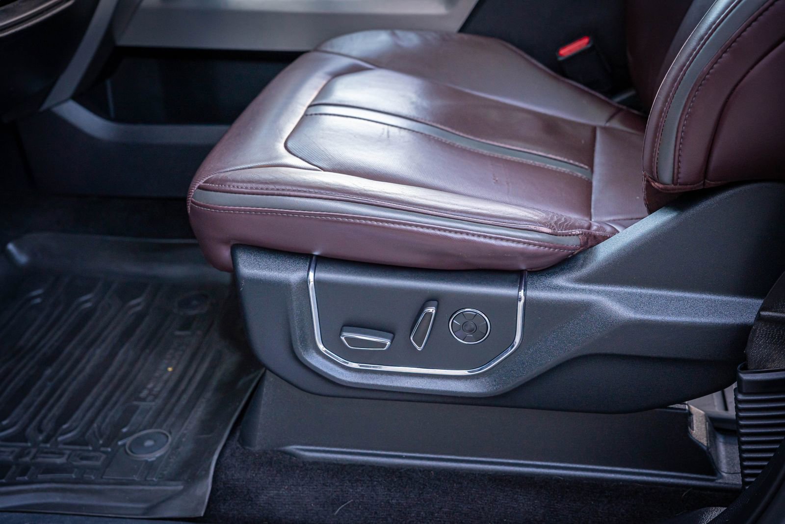 Used 2017 Ford F150 Platinum w/ Technology Package image 14