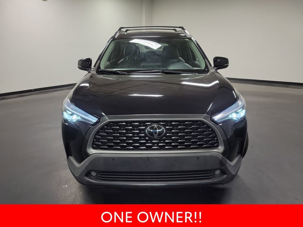 Used 2023 Toyota Corolla Cross XLE w/ Convenience Package image 3