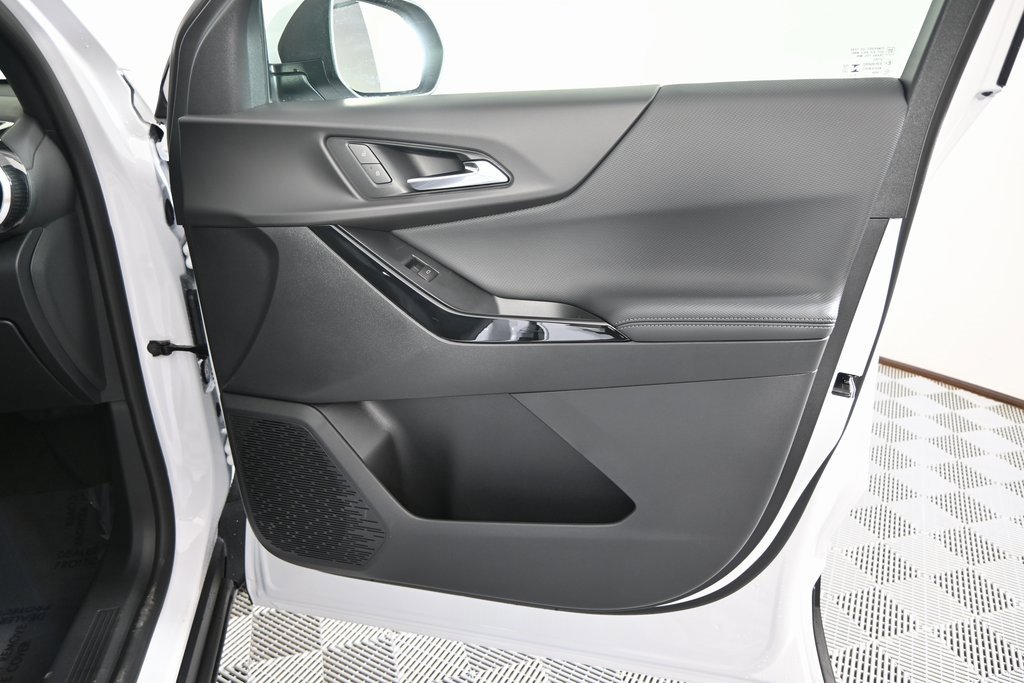 New 2026 Chevrolet Equinox LT w/ Convenience Package II image 12