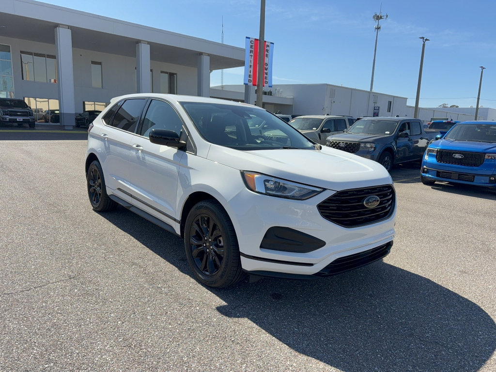 Certified 2022 Ford Edge SE w/ Black Appearance Package image 4