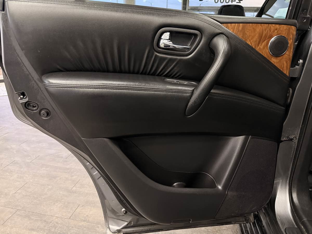 Used 2023 Nissan Armada SL w/ Captain's Chairs Package image 31
