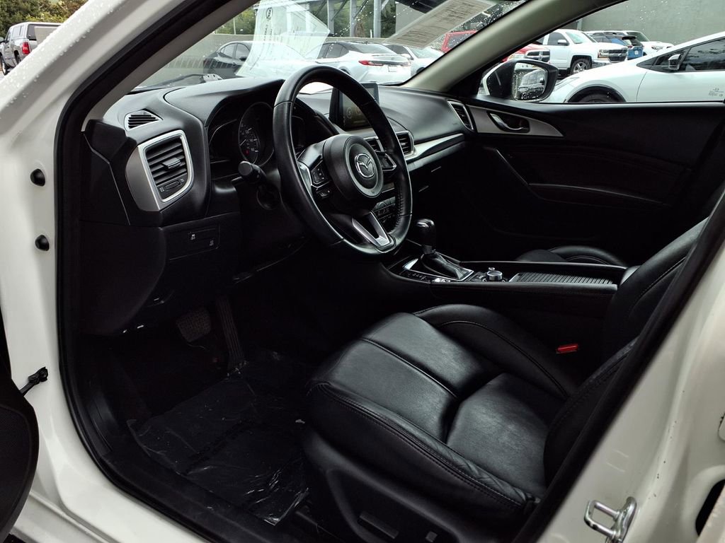 Used 2018 MAZDA MAZDA3 Touring image 14
