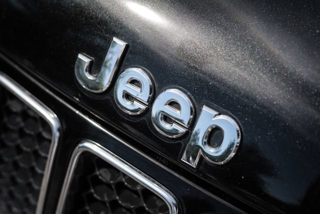 Used 2014 Jeep Grand Cherokee SRT AWD/4WD image 19