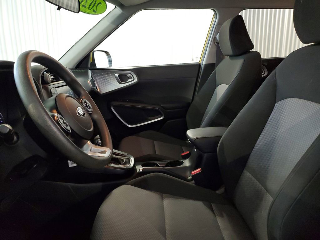 Used 2020 Kia Soul LX FWD image 18