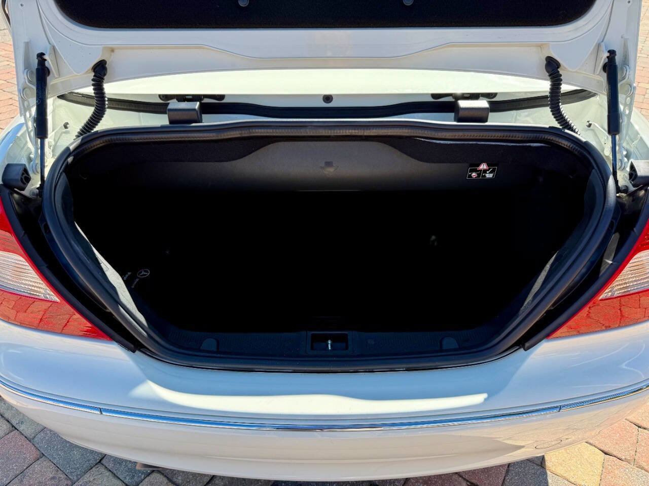 Used 2008 Mercedes-Benz CLK 350 Cabriolet image 27