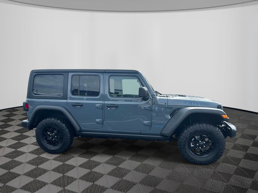 Used 2025 Jeep Wrangler Sport image 4
