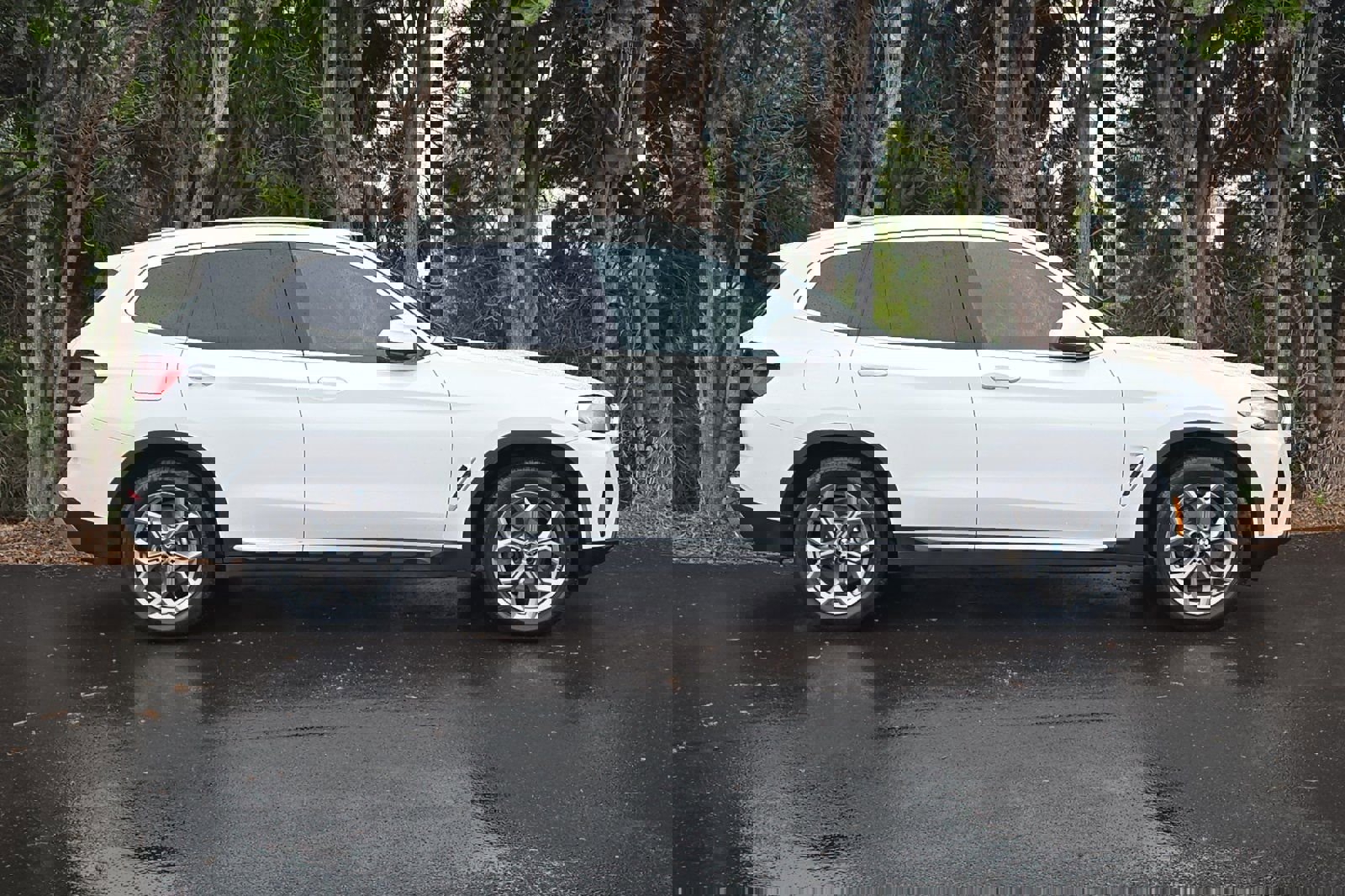 Used 2024 BMW X3 xDrive30i AWD/4WD image 3