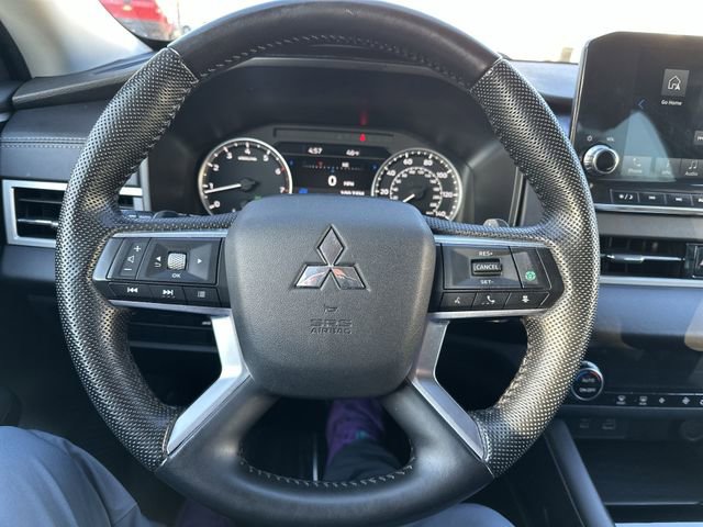 Used 2023 Mitsubishi Outlander SE image 13