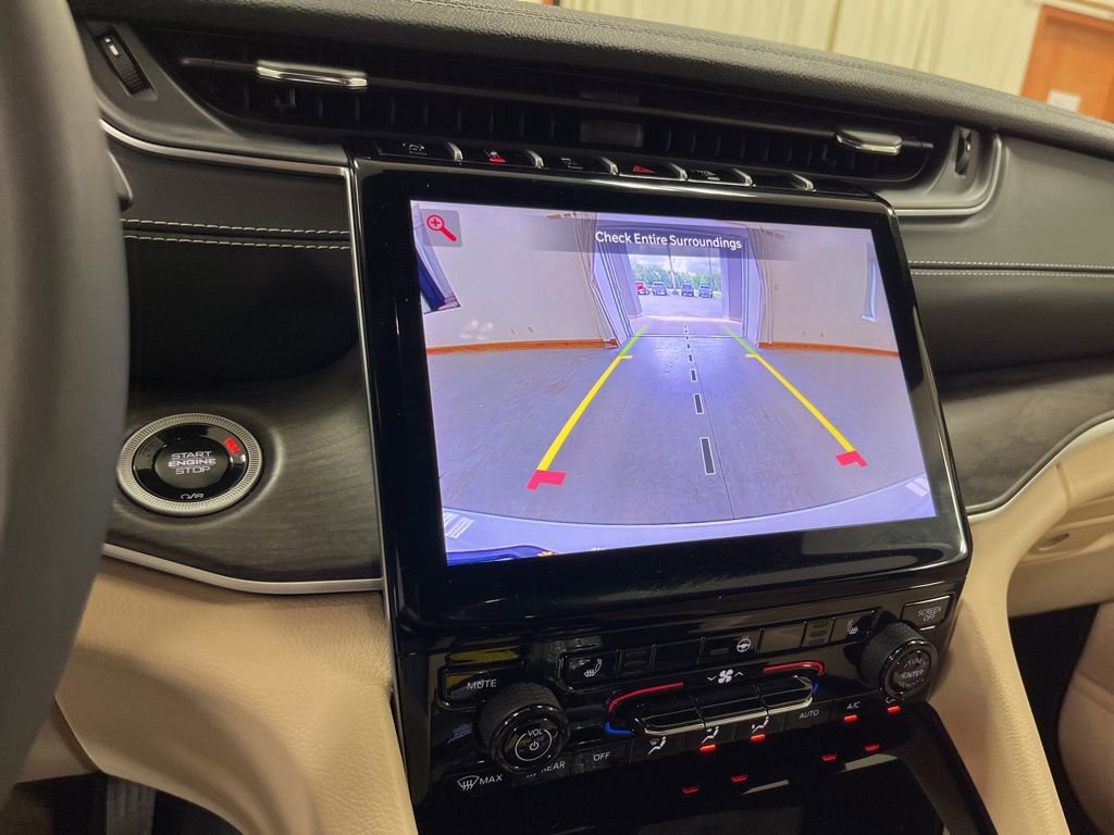 Used 2024 Jeep Grand Cherokee Limited image 28