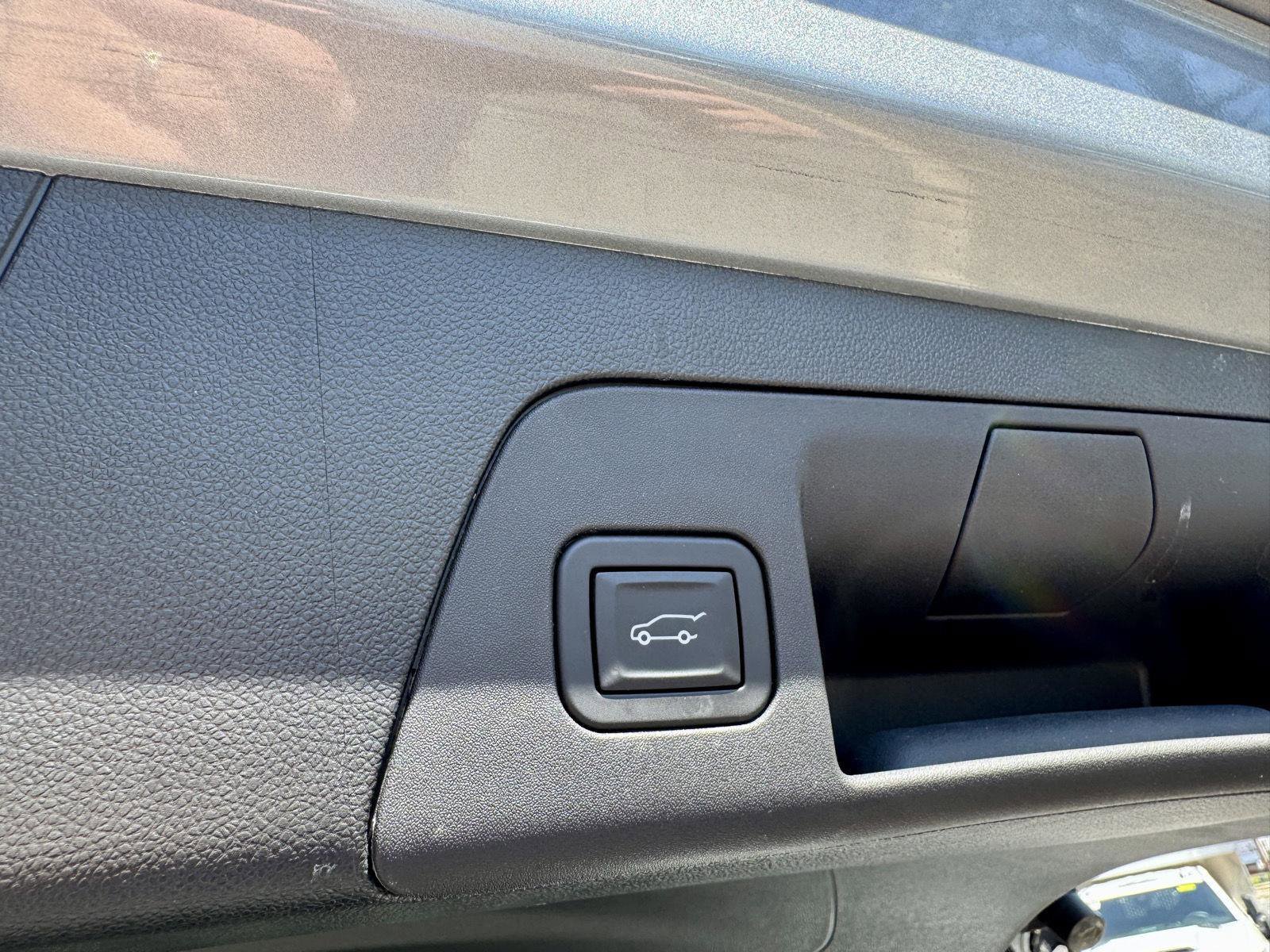 Certified 2023 Buick Envision Preferred AWD/4WD image 16