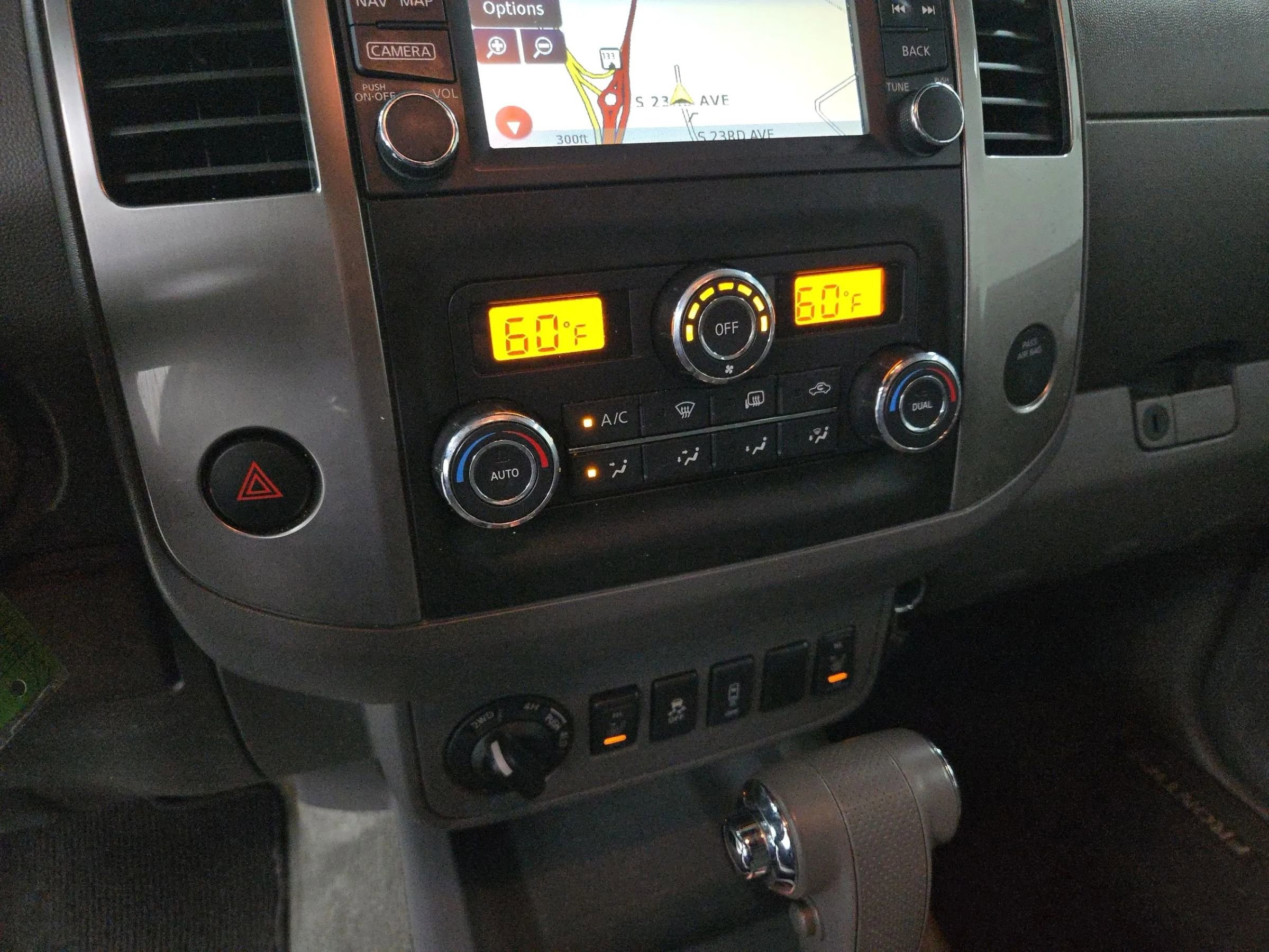 Used 2015 Nissan Frontier SL w/ Moonroof Package image 27