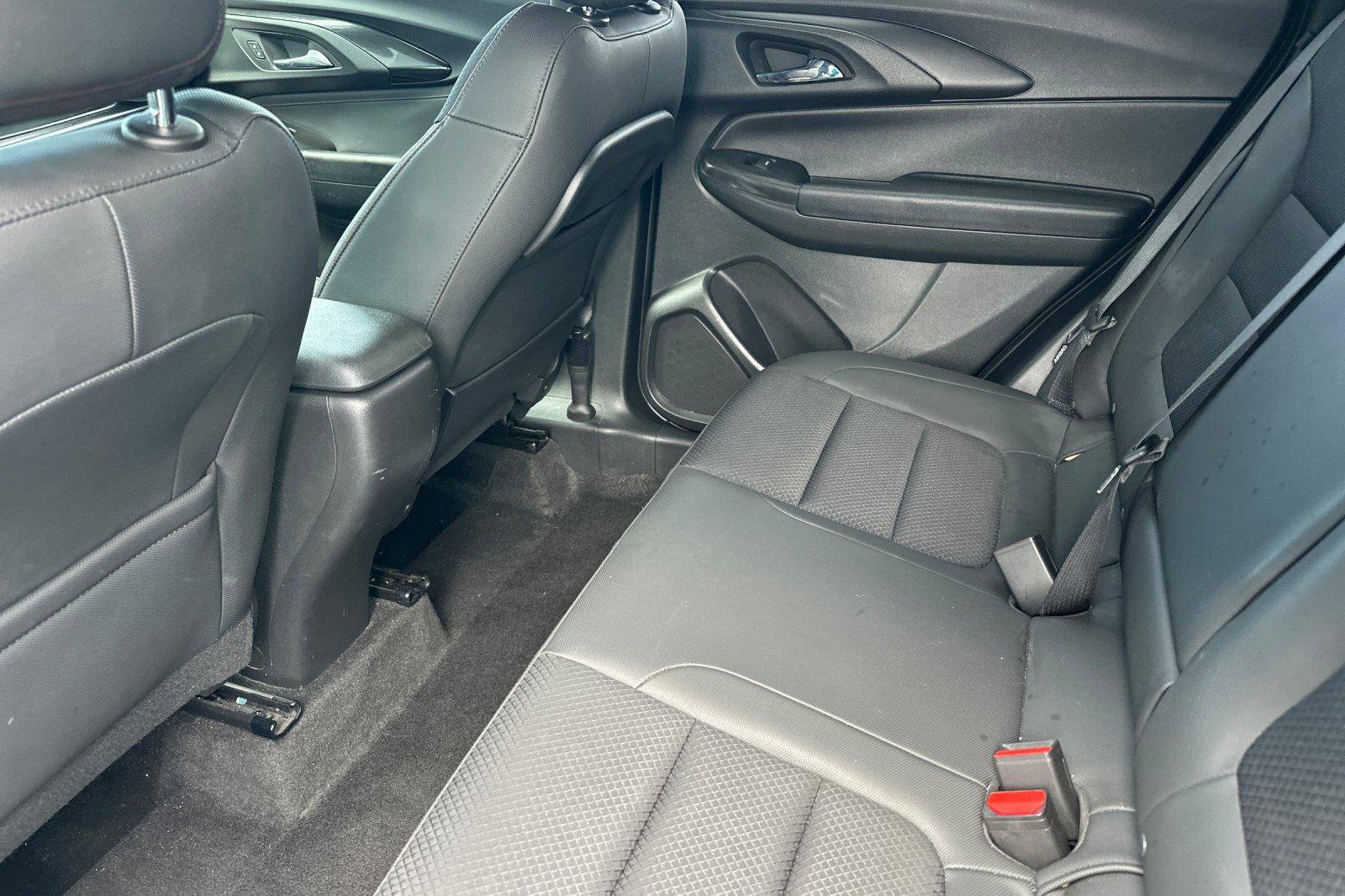 Used 2022 Chevrolet TrailBlazer RS FWD image 12