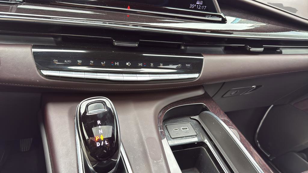 Certified 2022 Cadillac Escalade ESV Premium Luxury Platinum image 26