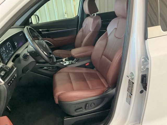 Used 2024 Kia Telluride SX w/ Towing Package FWD image 4