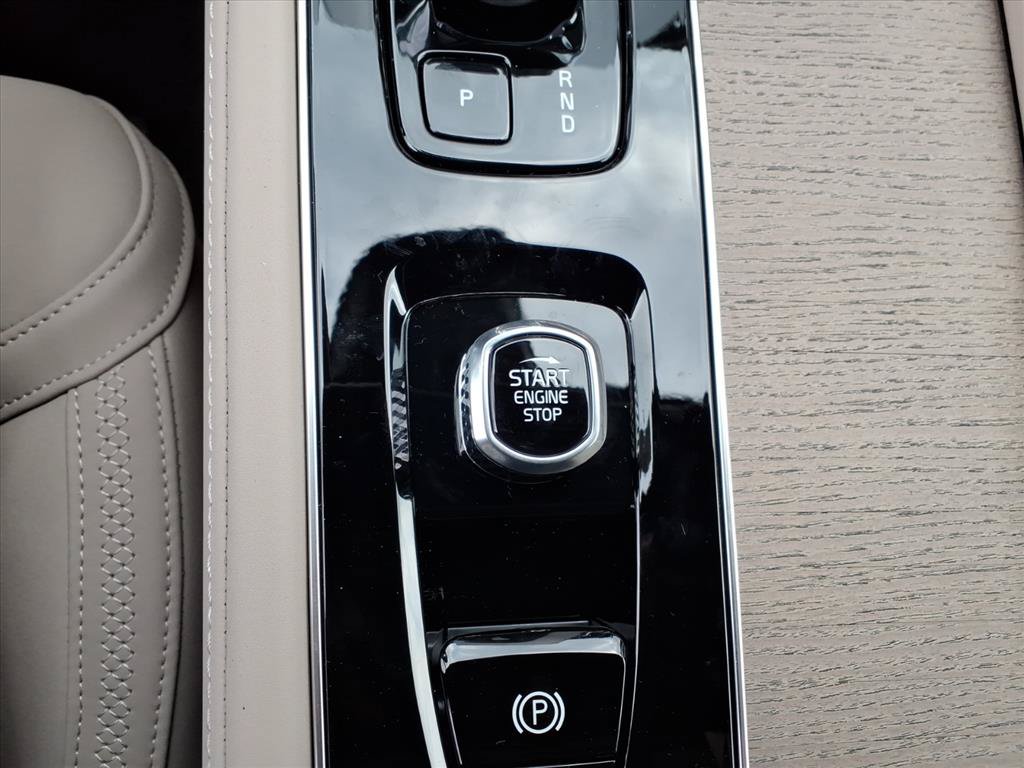 New 2026 Volvo XC90 B6 Plus w/ Protection Package Premier AWD/4WD image 22
