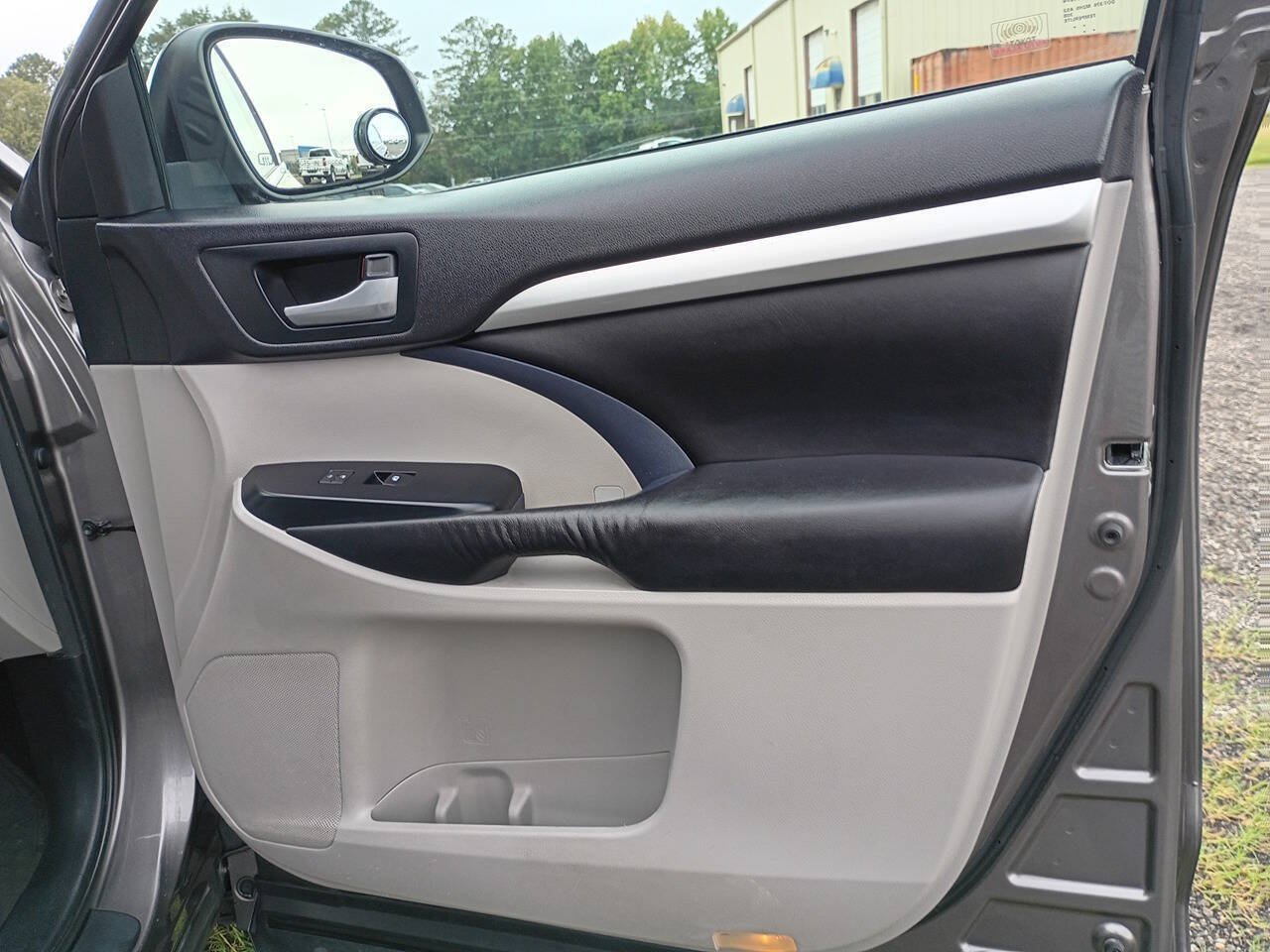 Used 2016 Toyota Highlander XLE AWD/4WD image 36