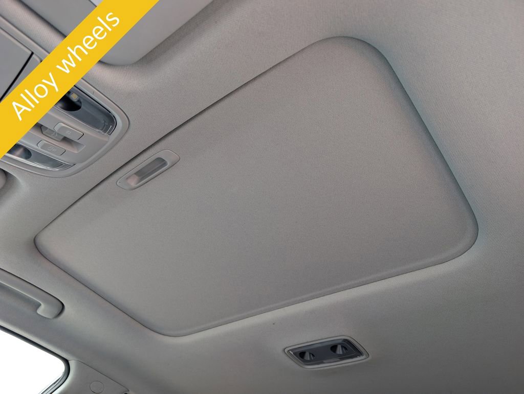 Used 2022 Kia Niro EX Premium w/ Cold Weather Package FWD image 18