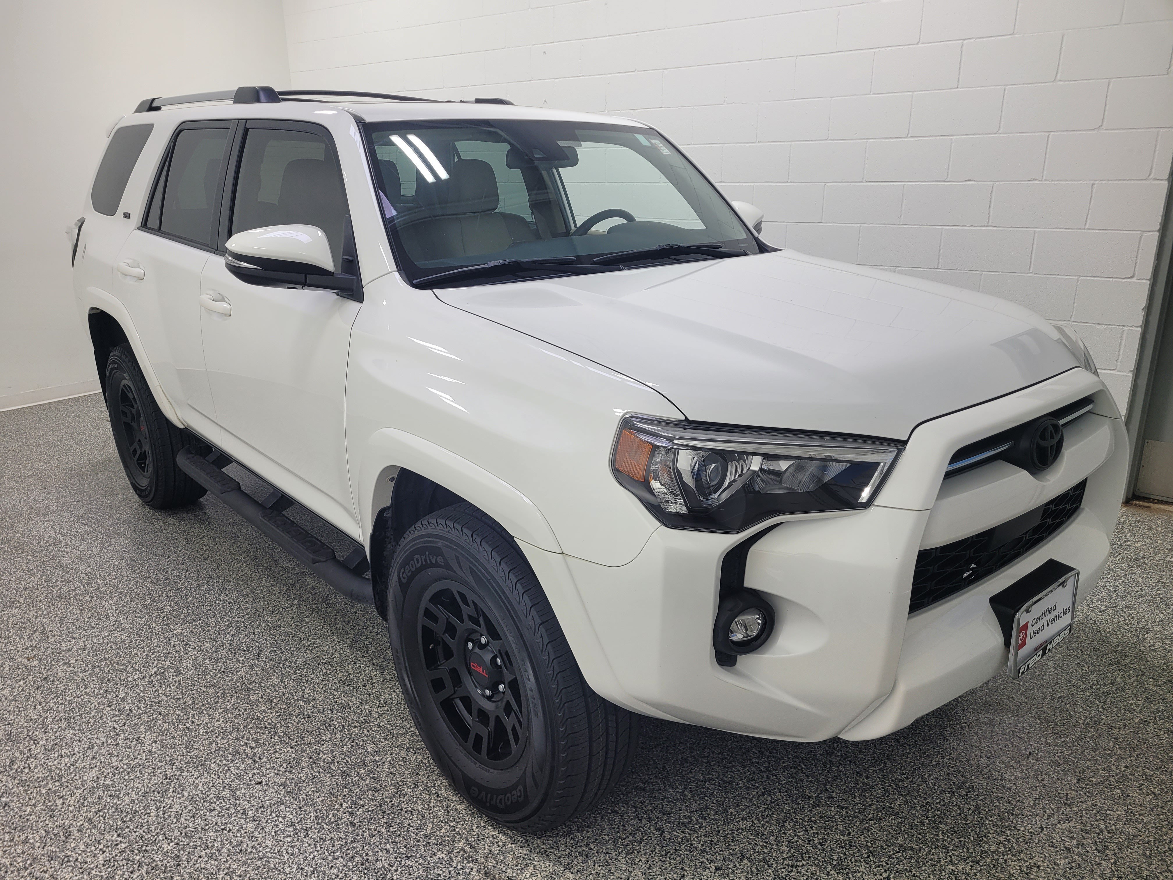 Certified 2022 Toyota 4Runner SR5 Premium w/ Moonroof Package AWD/4WD image 3