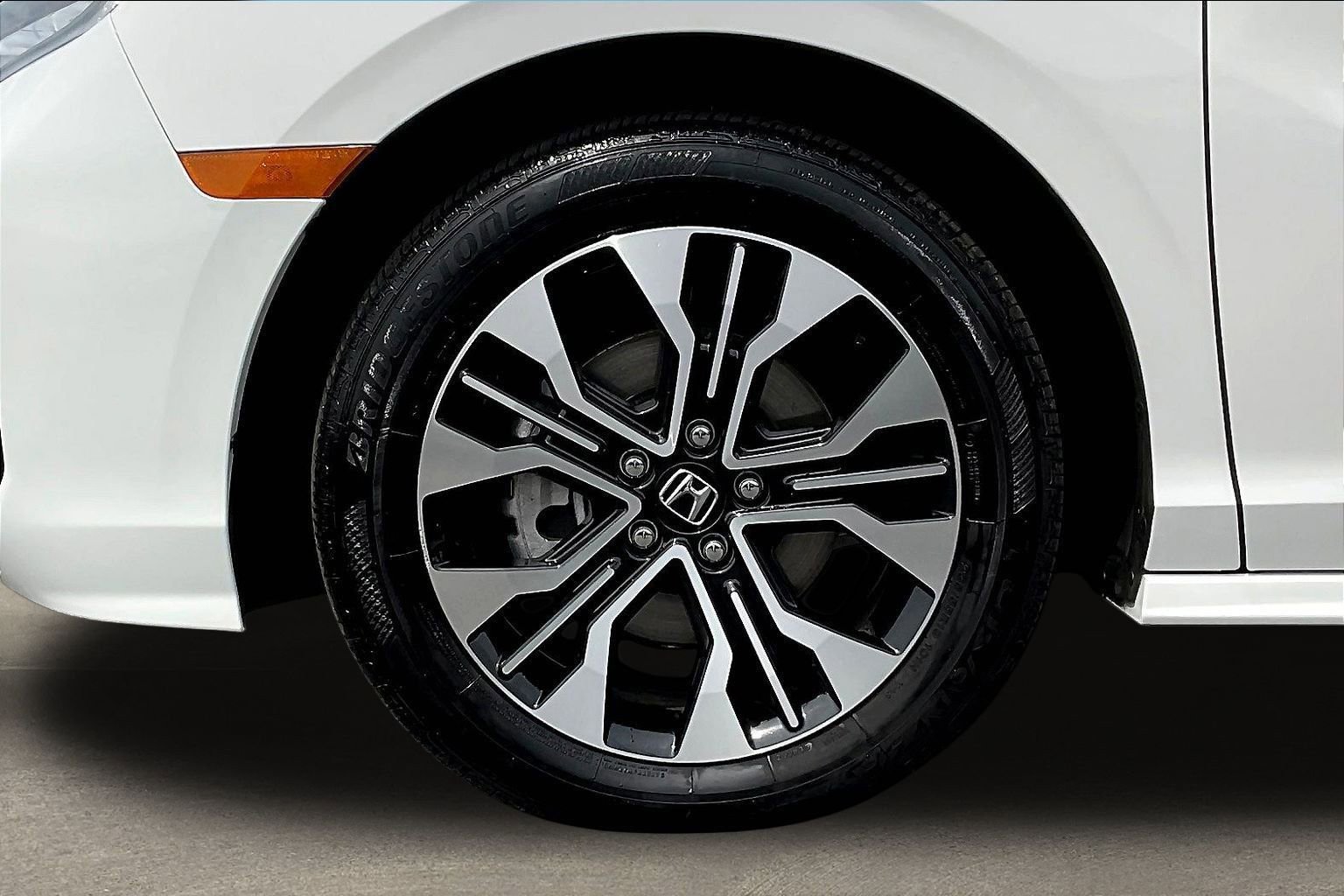 Used 2026 Honda Odyssey Elite image 34