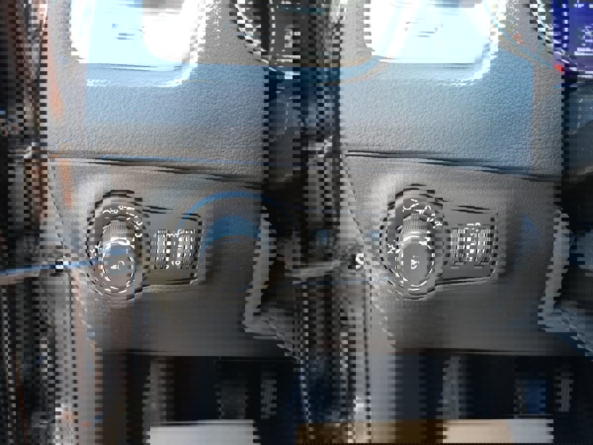 Used 2020 Jeep Compass Latitude image 15