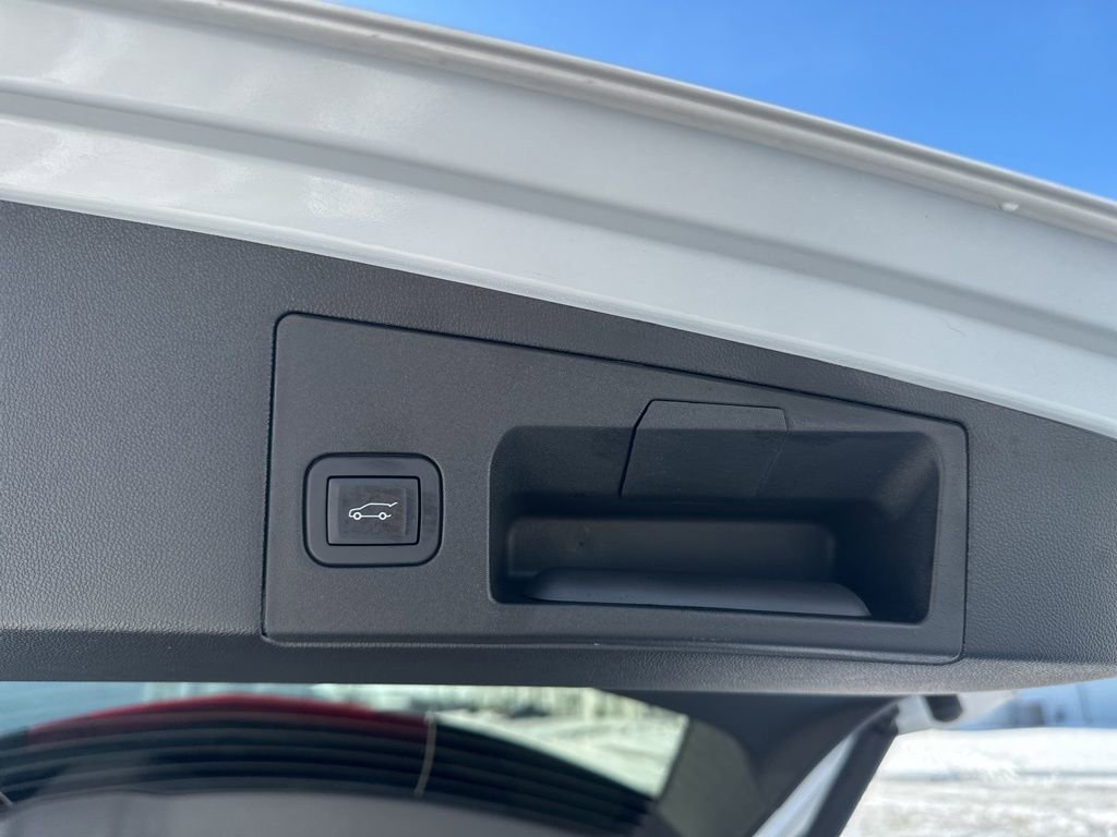 Certified 2025 Cadillac XT5 Luxury image 35