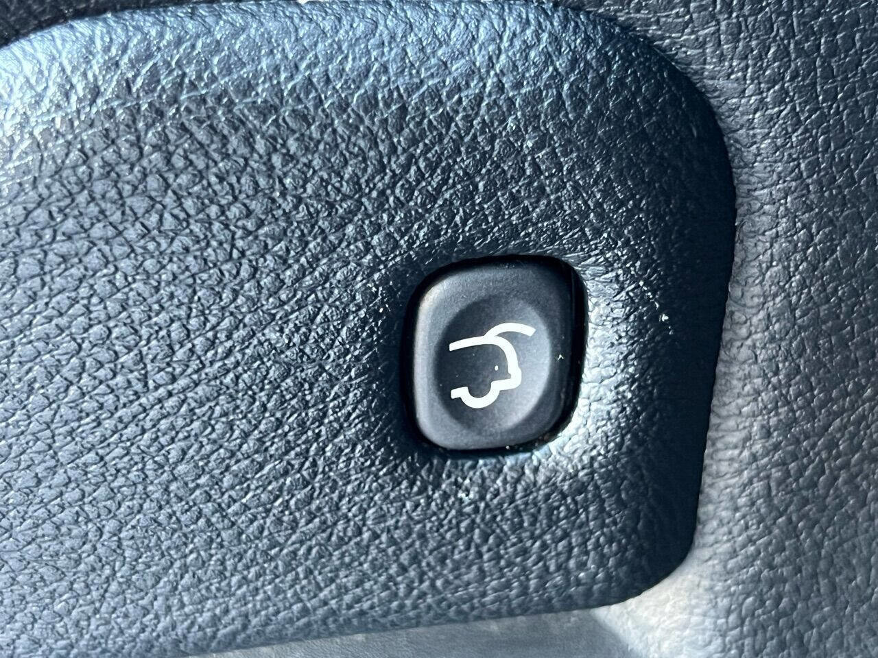 Used 2019 Dodge Durango R/T w/ Technology Group image 37