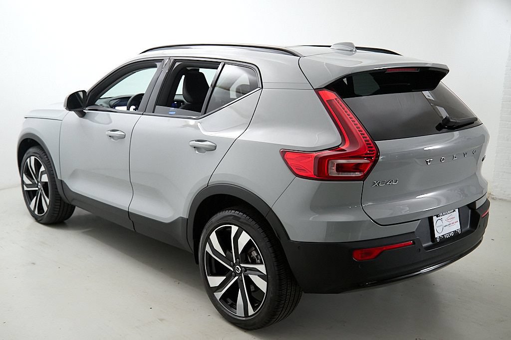 Certified 2024 Volvo XC40 B5 Plus w/ Protection Package Premier AWD/4WD image 7