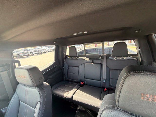 Used 2024 Chevrolet Silverado 1500 High Country w/ Technology Package AWD/4WD image 18