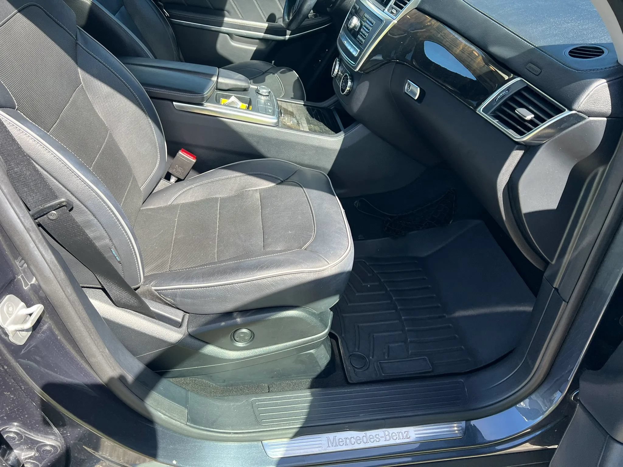 Used 2014 Mercedes-Benz GL 450 4MATIC w/ Lighting Package image 38