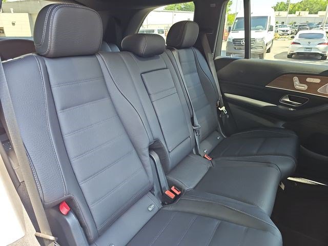 New 2026 Mercedes-Benz GLS 580 4MATIC image 12