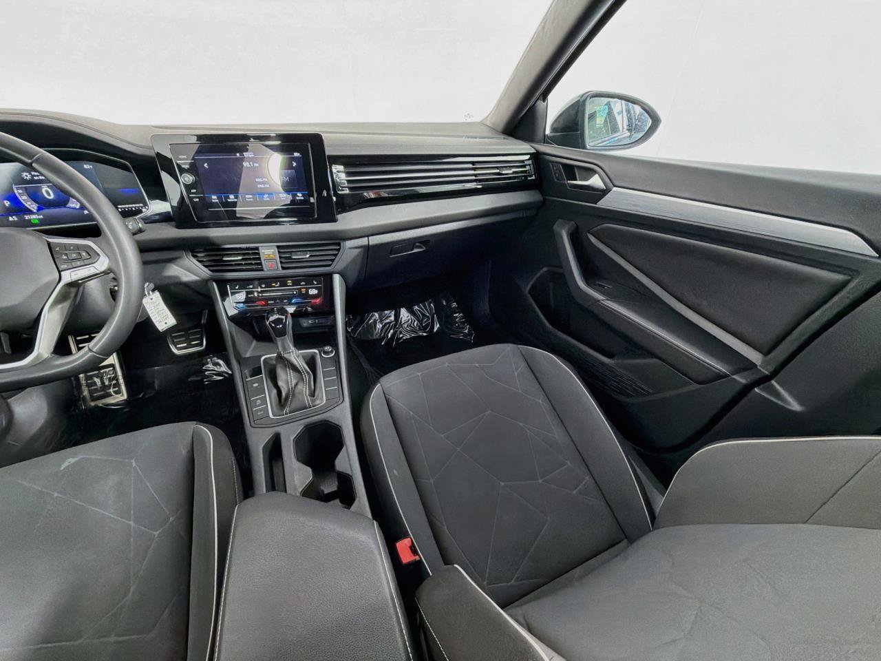 Used 2025 Volkswagen Jetta Sport FWD image 12
