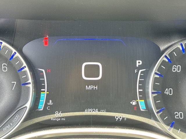 Used 2023 Chrysler Pacifica Touring-L FWD image 18