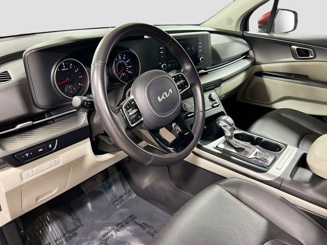 Used 2024 Kia Carnival LX FWD image 9
