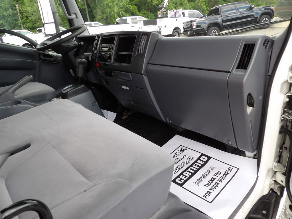 Used 2020 Isuzu NPR RWD image 27
