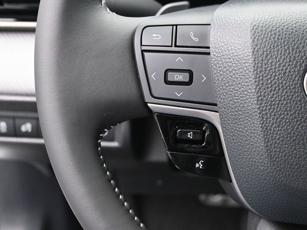 Certified 2025 Toyota Camry SE image 16