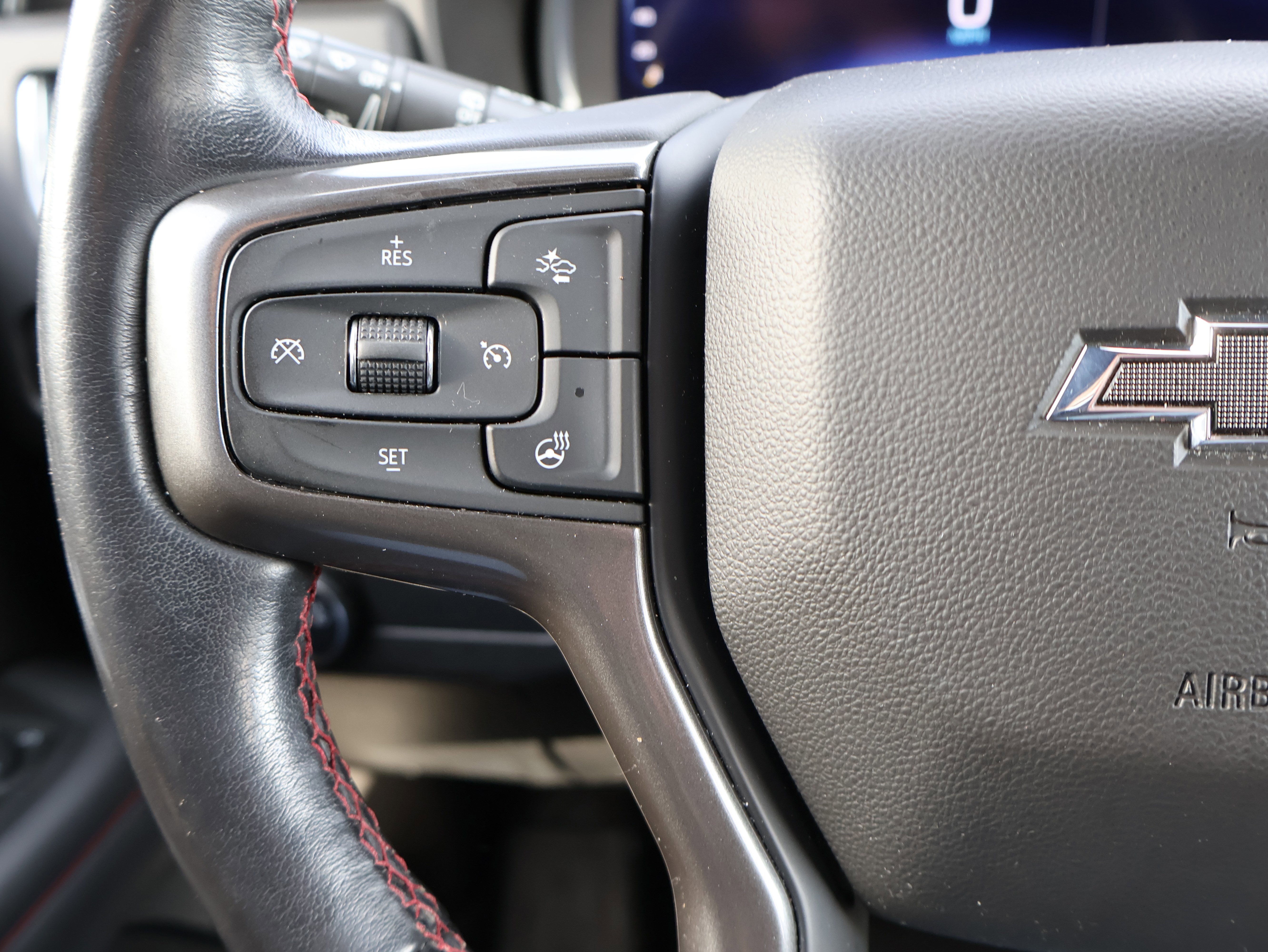 Used 2022 Chevrolet Suburban RST w/ Sport Performance Package AWD/4WD image 35