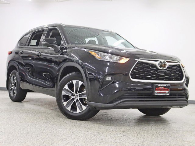 Used 2020 Toyota Highlander XLE AWD/4WD image 6