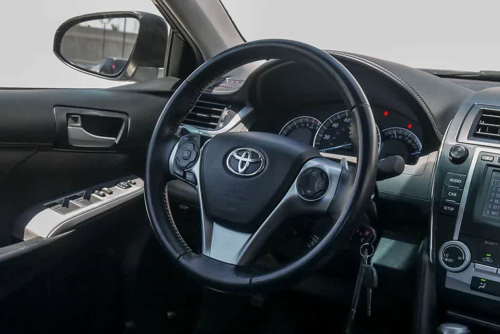 Used 2014 Toyota Camry SE FWD image 14