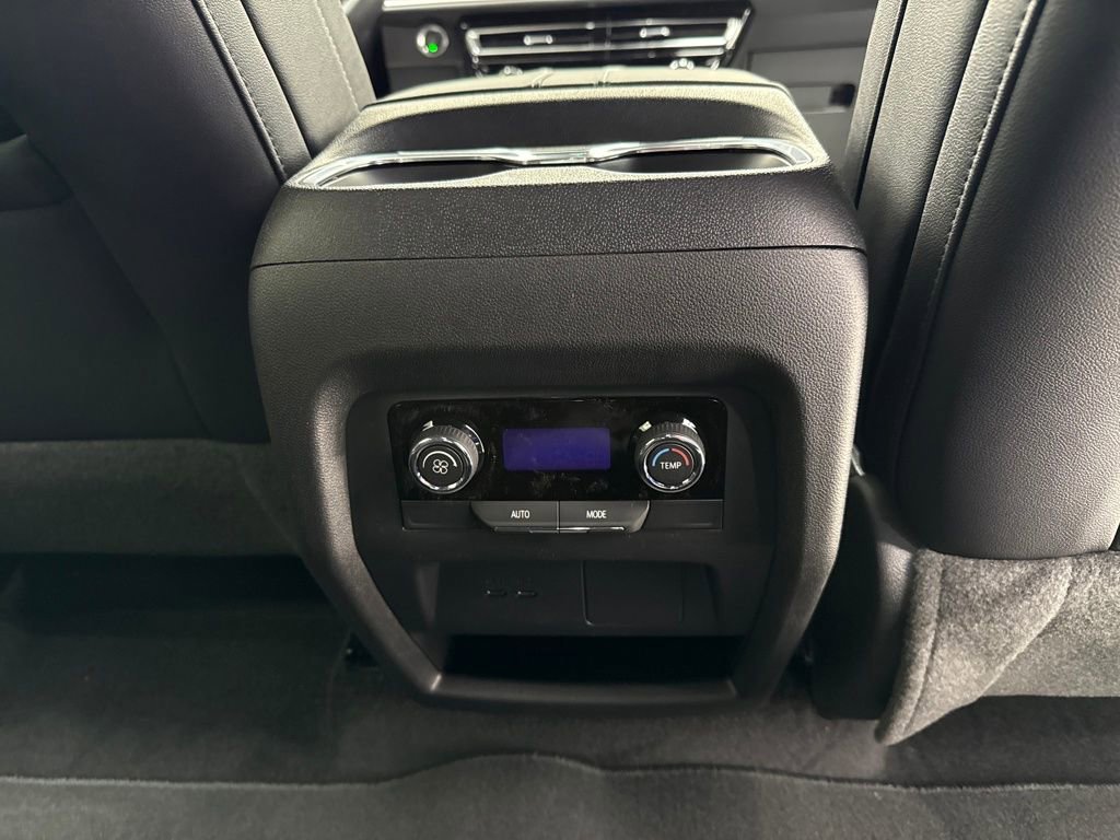 New 2026 Chevrolet Traverse LT w/ Midnight/Sport Edition image 13